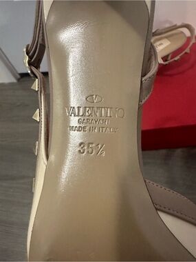 Valentino Garavani Nude Rockstud Slingback Heel